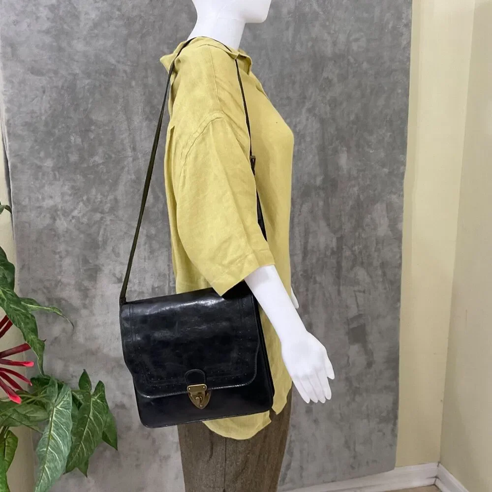 Steve Madden Purse Faux Leather Black Flap Cross Body Shoulder Bag toggle 90’s ?